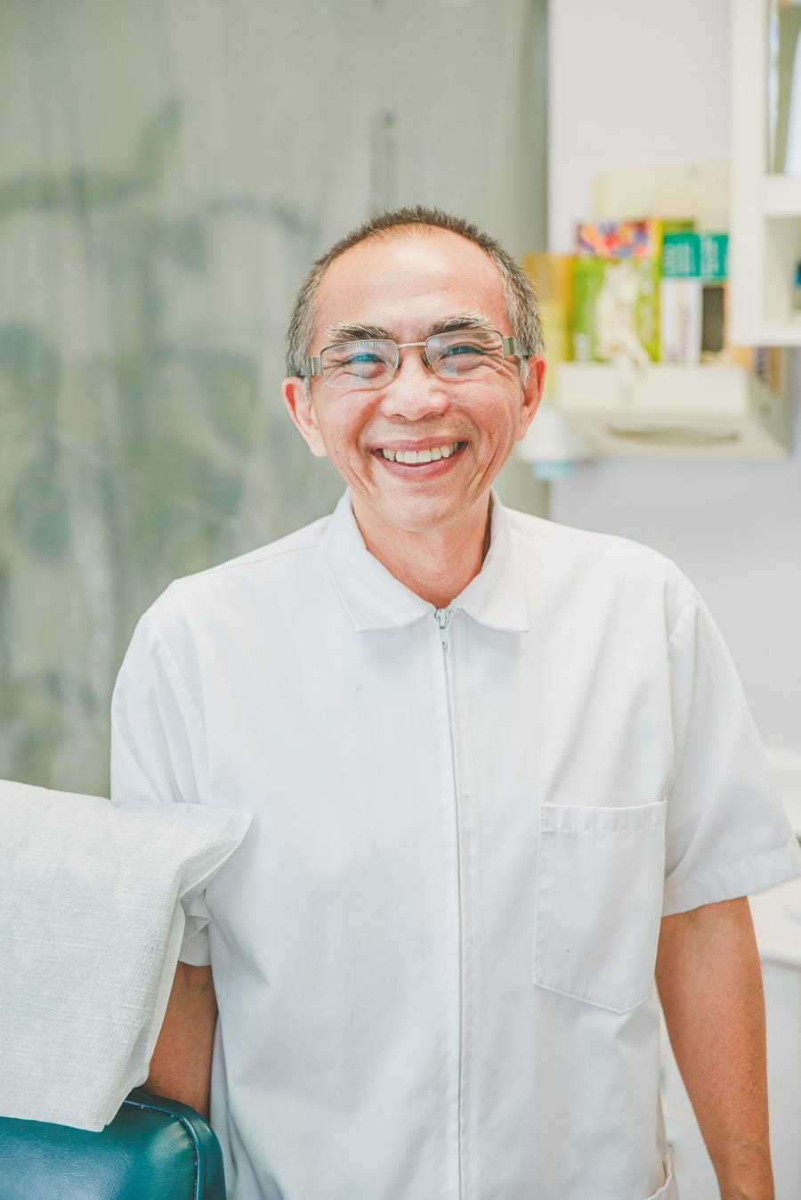 Portrait of Dr Ba Le Luong